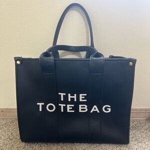 The Tote Bag Women's PU Leather Tote Hand Bag Black White Travel Fashion Zip Up